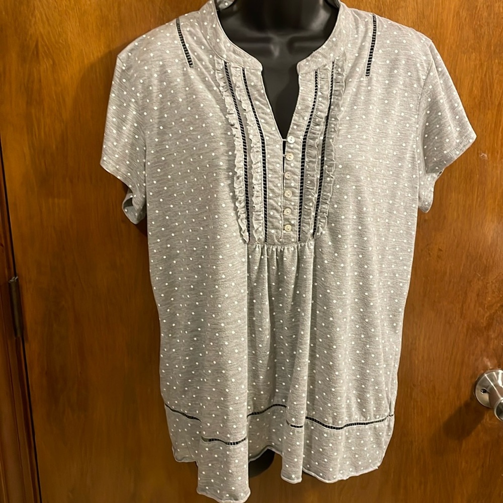 Short sleeve polka-dot blouse